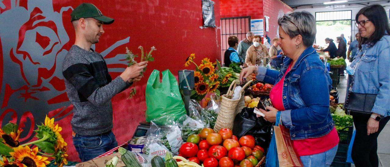 Para Eduardo González Nogueira sus clientes “son los mejores”. Está muy agradecido con el trato recibido, tanto por ellos como por sus compañeras, especialmente Maricarmen.