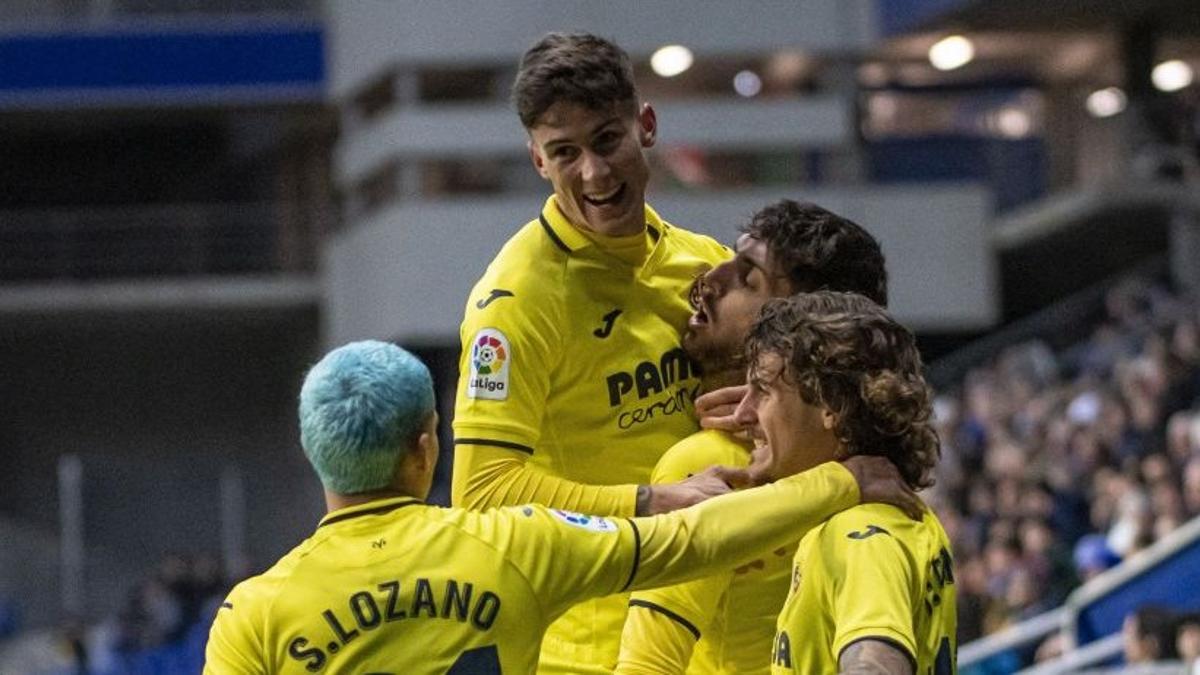 Los jugadores del Villarreal B celebran el gol anotado por Fer Niño en el minuto 7.