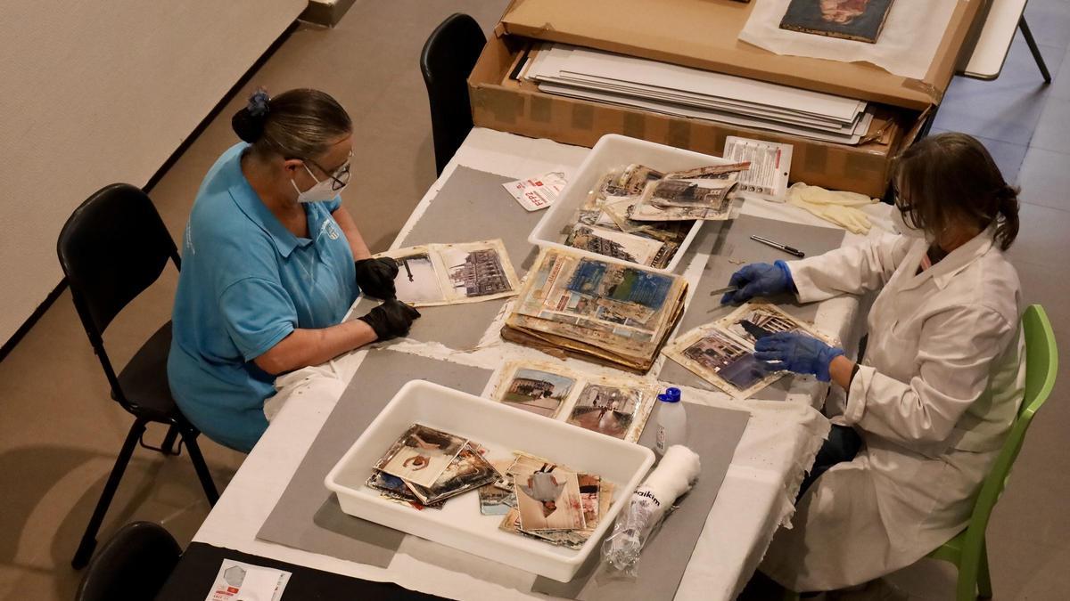 Laboratori de 'Salvem les fotos'.