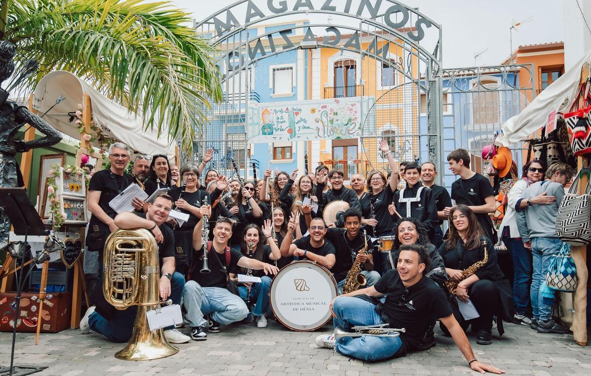 Un espacio de cultura: La banda de música de Dénia, en Els Magazinos