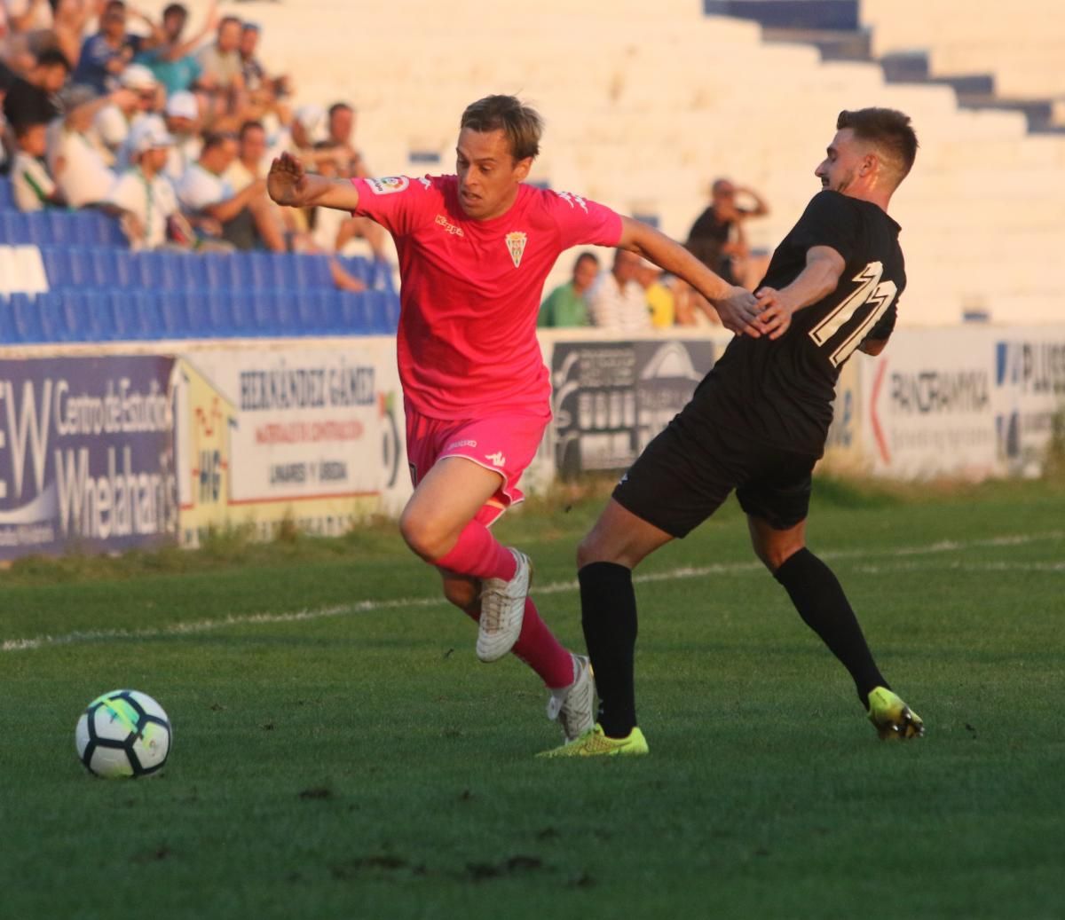 Las imágenes del Linares-Córdoba (0-6)