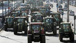 Decenas de tractores en una protesta en Valencia.