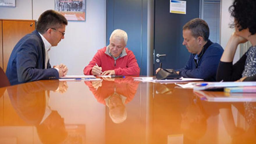 Richard Clouet, Javier de León y Carmelo Ramírez estrechando lazos entre el Cabildo y la ULPGC.