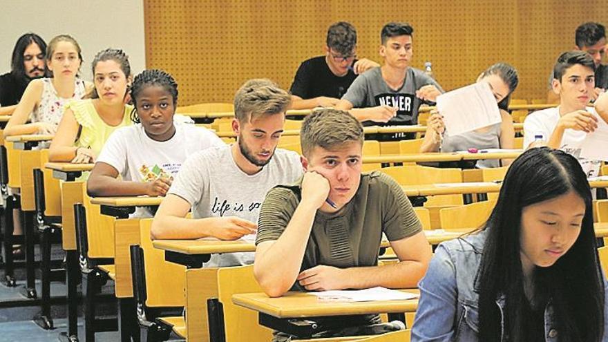 Casi 400 alumnos se examinan de selectividad en julio en la UJI