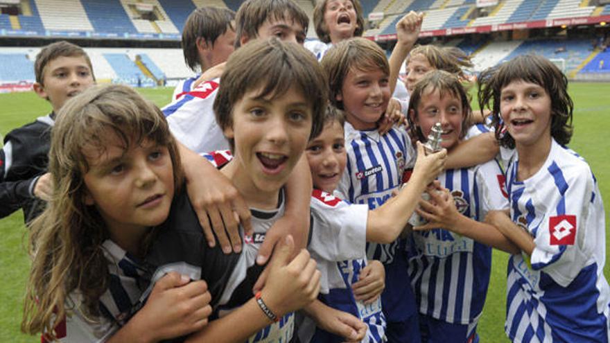 Unos 2.300 futbolistas benjamines y alevines jugarán el torneo del Deportivo