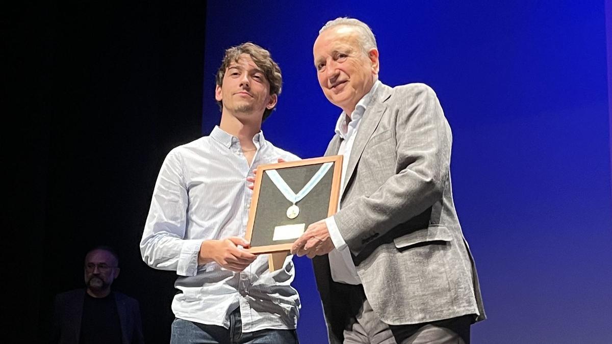 Fernando Roig, presidente del Villarreal, nombrado Congregante de Honor de la Congragació de Lluïsos de Vila-real.