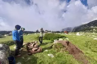 La Cerdanya treu de l’anonimat amb una visita el feu romà més alt al país