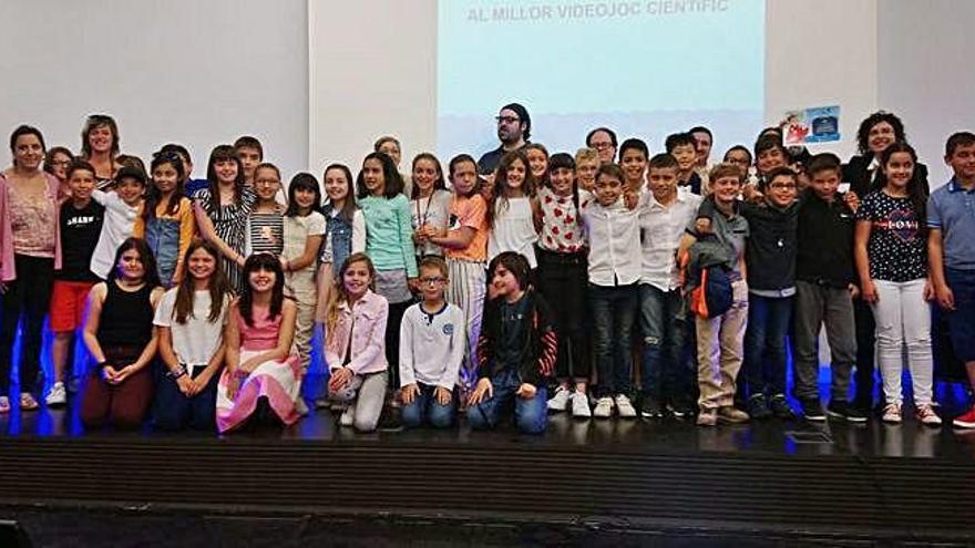 Escolars finalistes en el concurs escolar de disseny de videojocs.