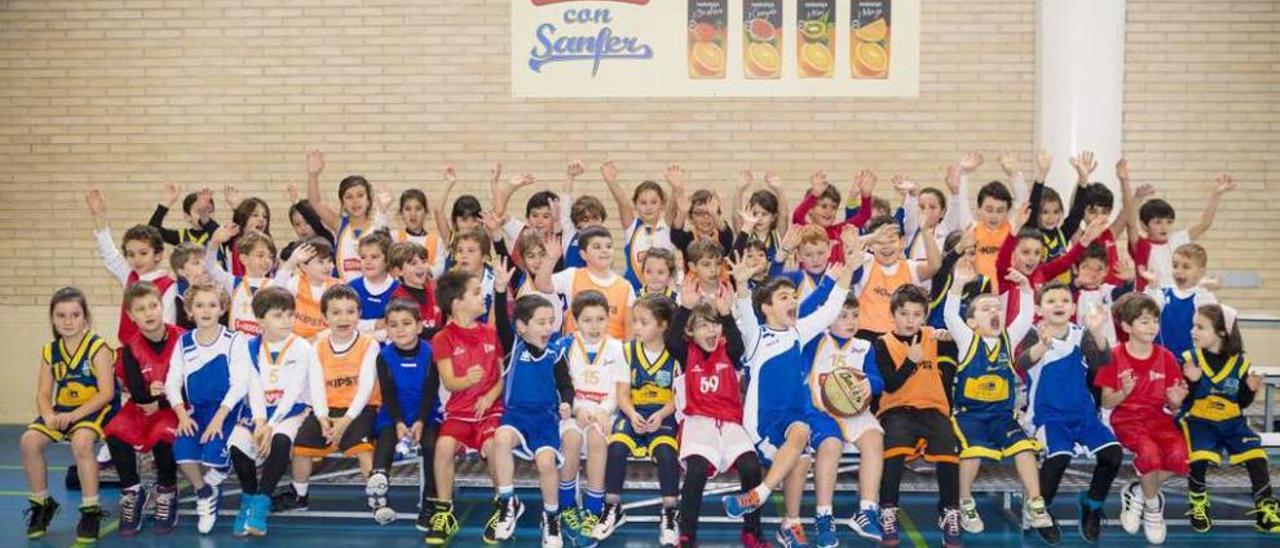 Los participantes en la jornada disputada en el colegio San Fernando.