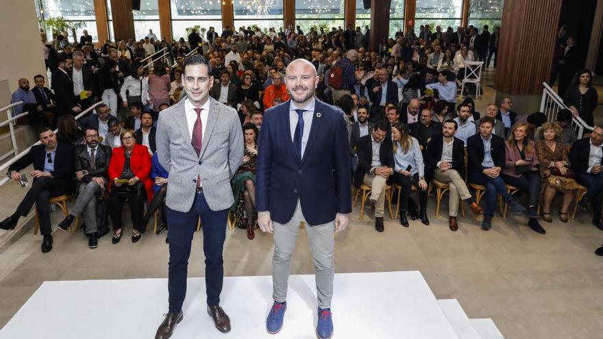 Carlos Fernández Bielsa y Toni Gaspar, en la presentación de los fondos ante 200 alcaldes.