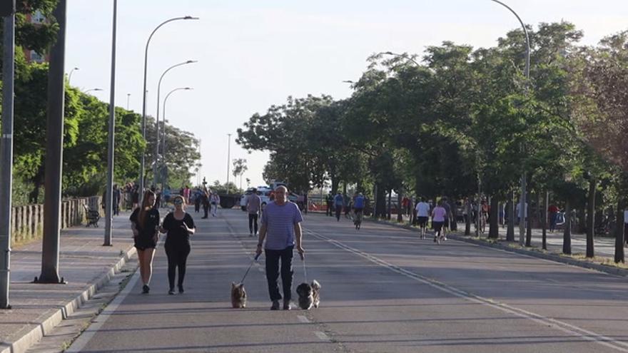 Cortan la avenida Entrepuentes a los coches