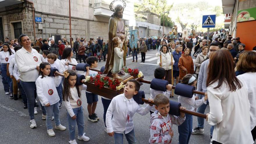 La procesión cierra las fiestas de San Xosé Obreiro de Cantodarea