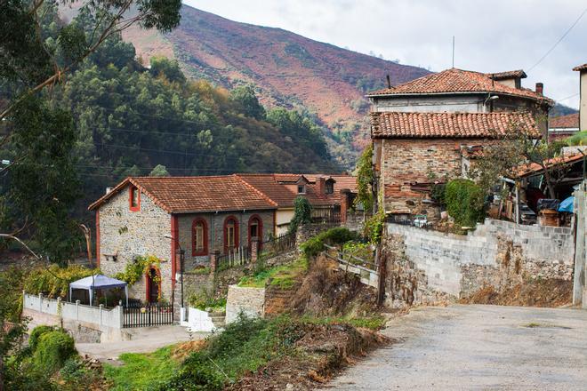 Casas de piedra típicas de La Rebollada, Asturias