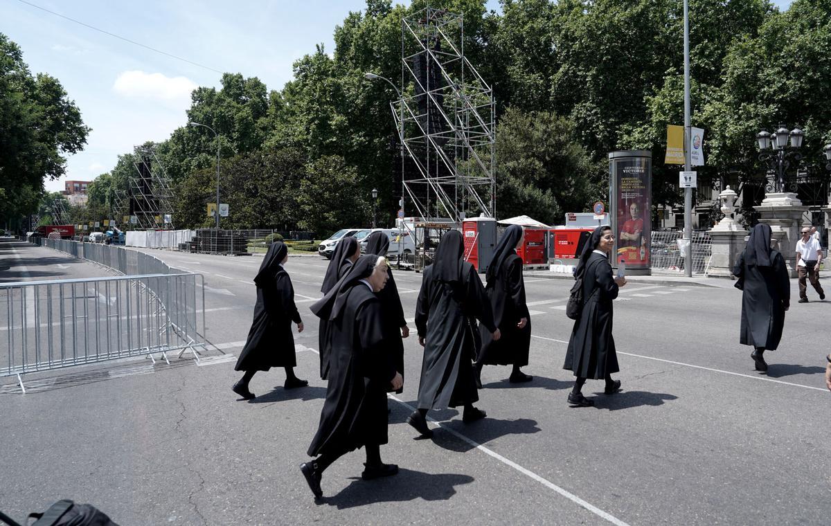 Los preparativos de Madrid para recibir al Papa León XIV, en imágenes.