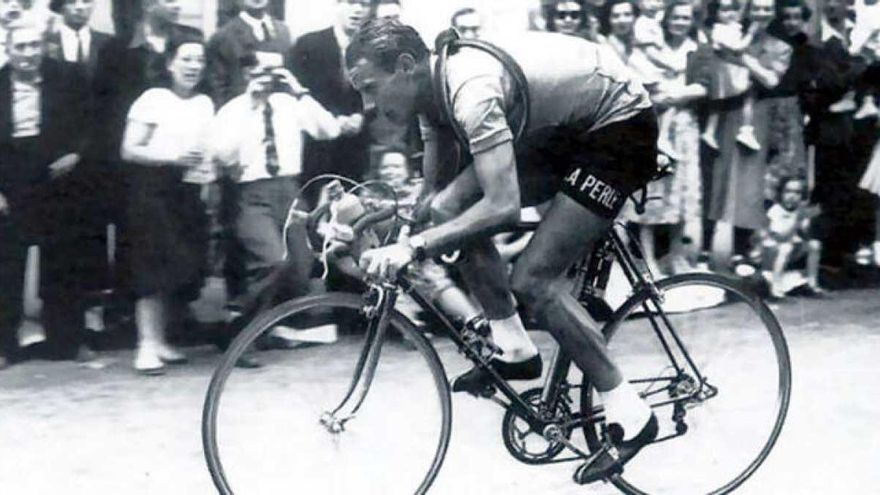 El triste final del gran seductor: Hugo Koblet, el ciclista que corría con un peine en el maillot