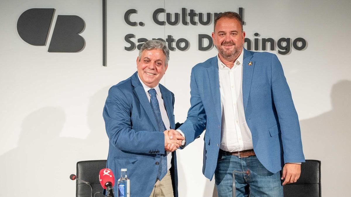 Olivera y Osuna, en la firma del convenio de colaboración.