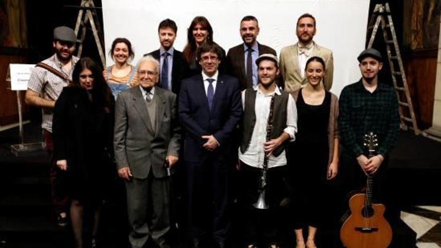 Foto de família de la clausura de l&#039;Any Víctor Català.