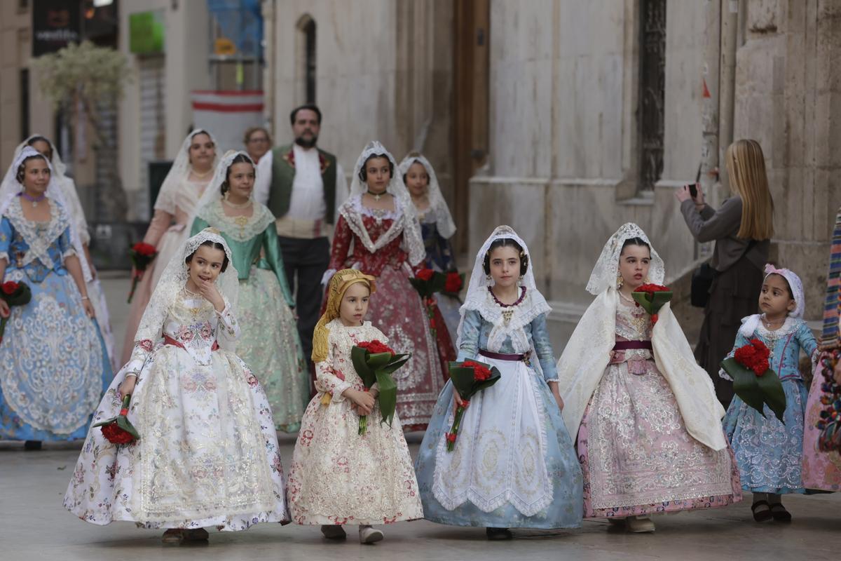 Todas las fotos de la ofrenda del 18 de marzo por la calle San Vicente hasta la 19:30 horas Todas las fotos de la ofrenda del 18 de marzo por la calle San Vicente hasta la 19:30 horas