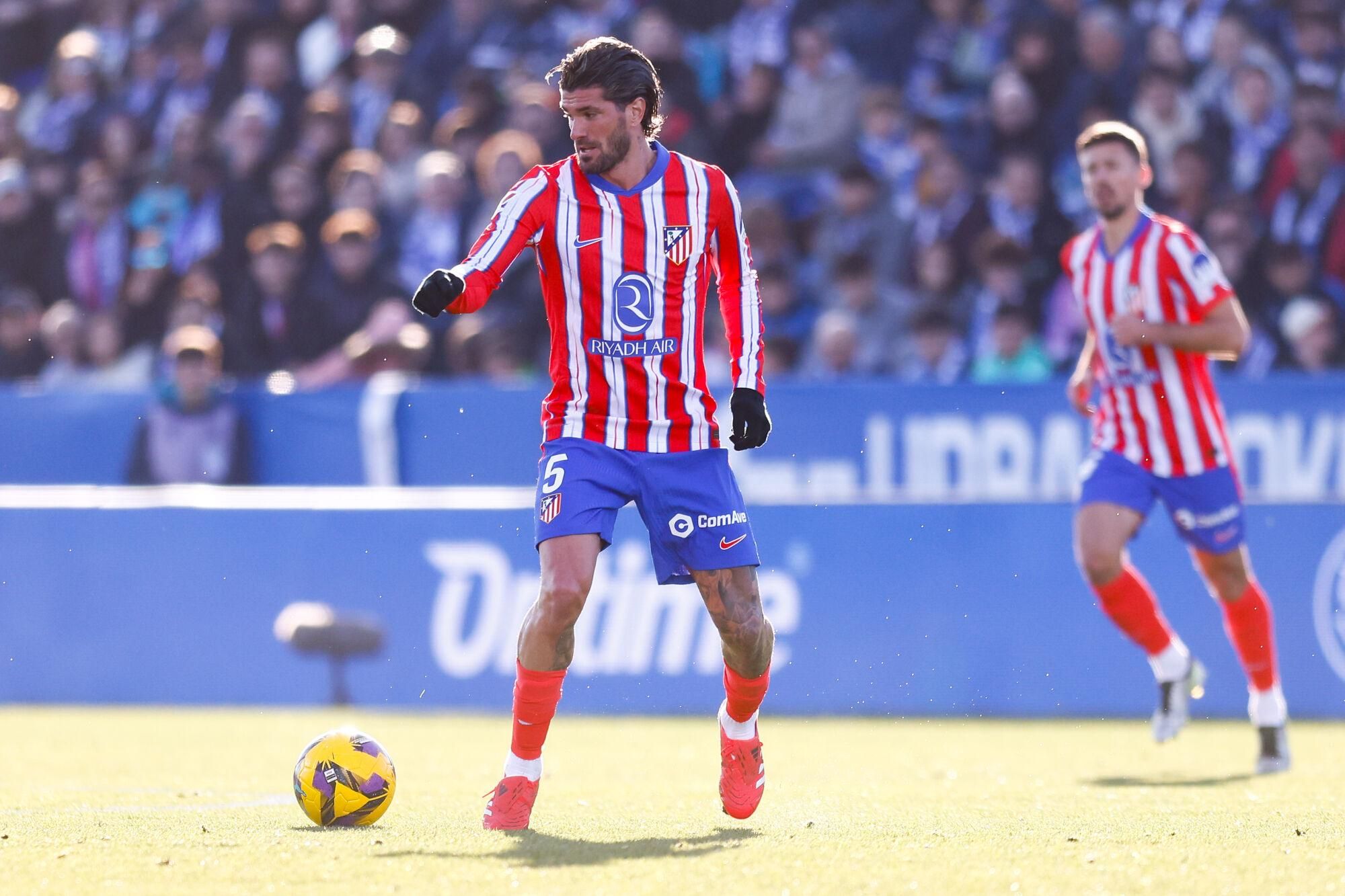 Rodrigo De Paul of Atletico de Madrid in action during the Spanish League, LaLiga EA Sports, football match played between CD Leganes and Atletico de Madrid at Butarque stadium on January 18, 2025, in Leganes, Madrid, Spain. AFP7 18/01/2025 ONLY FOR USE IN SPAIN. Dennis Agyeman / AFP7 / Europa Press;2025;SPAIN;SPORT;ZSPORT;SOCCER;ZSOCCER;CD Leganes v Atletico de Madrid - LaLiga EA Sports;