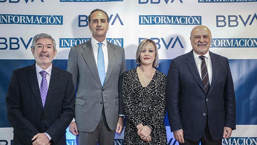 Francisco Menargues, Luis Vadillo, la jefa de Economía de Información, María Pomares, y Fernando Candela.