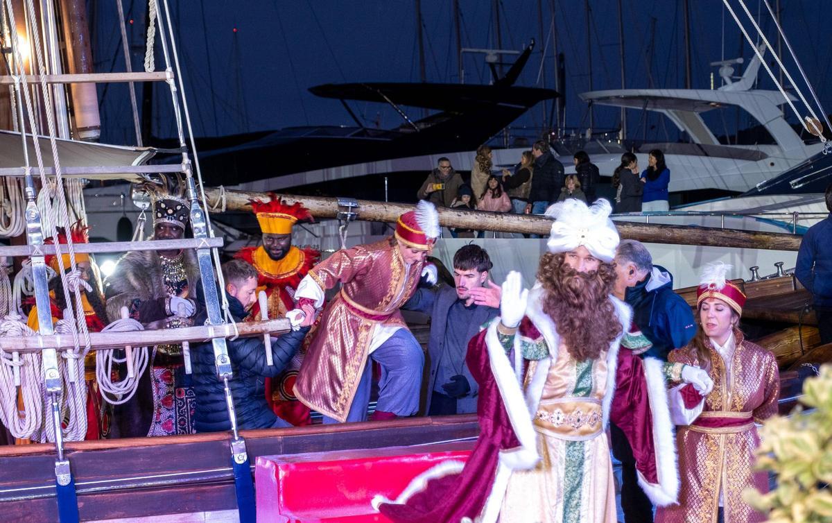 FOTOS | La ilusión echa a andar en Palma con la llegada de los Reyes Magos
