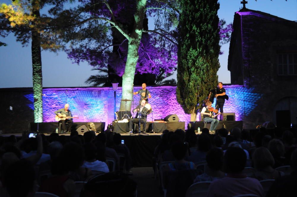 Carlos Núñez actúa con los Xeremiers de Sant Joan