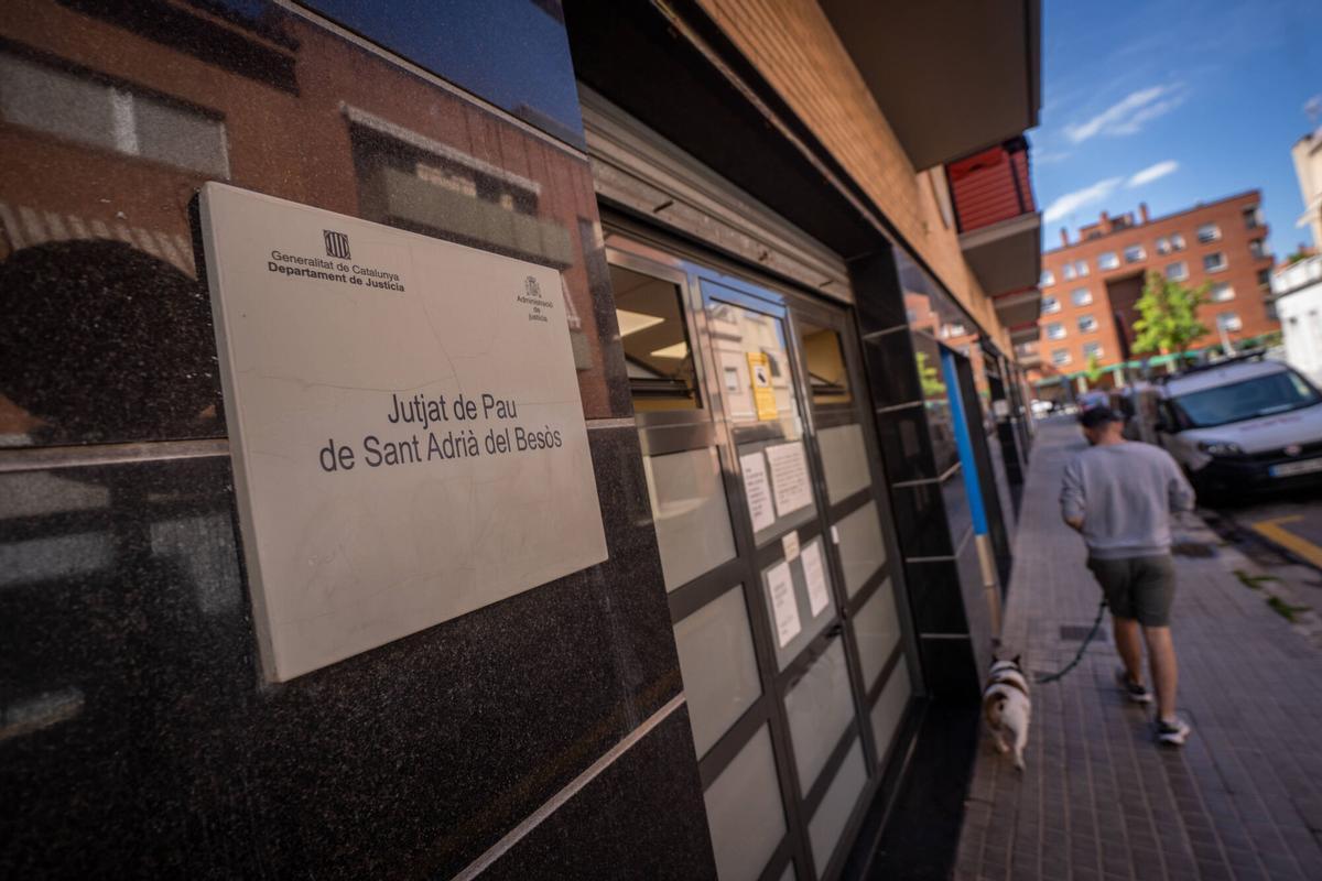 Catalunya estrena estructura judicial: desapareixen els jutjats unipersonals i arrenquen les oficines de justícia en 561 municipis Catalunya estrena estructura judicial: desapareixen els jutjats unipersonals i arrenquen les oficines de justícia en 561 municipis