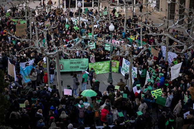 Primer día de huelga educativa en Aragón.