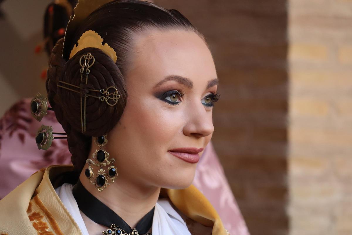 Las comisiones del Carmen reciben a Carmen (y la corte)