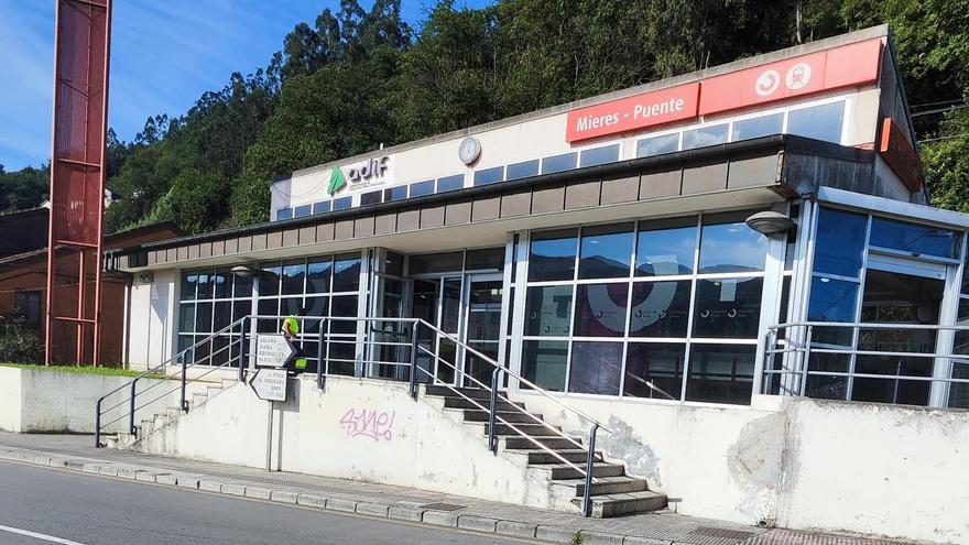 Estación de RENFE Cercanías en Mieres.