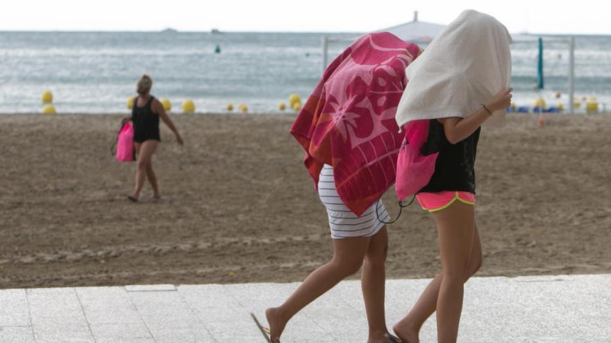 Una bolsa de aire frío provoca riesgo de tormentas toda la semana en Alicante