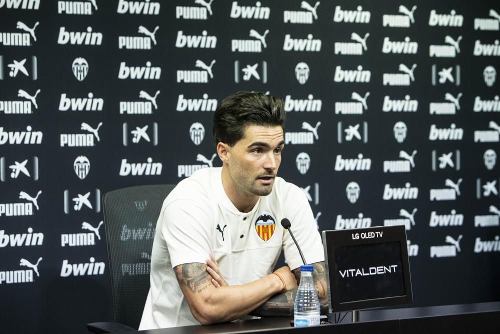 Presentación de Jason Remeseiro por el Valencia CF