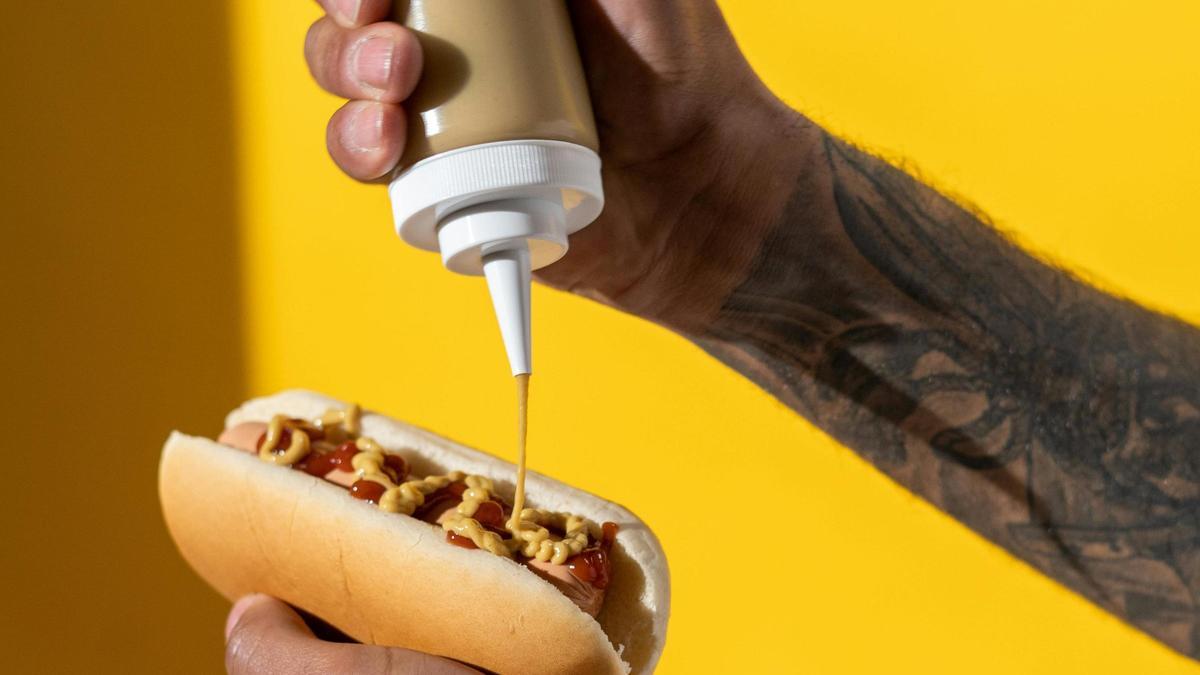 Tiempo en el que se puede tener abierto un bote de mayonesa o ketchup. Foto de cottonbro studio