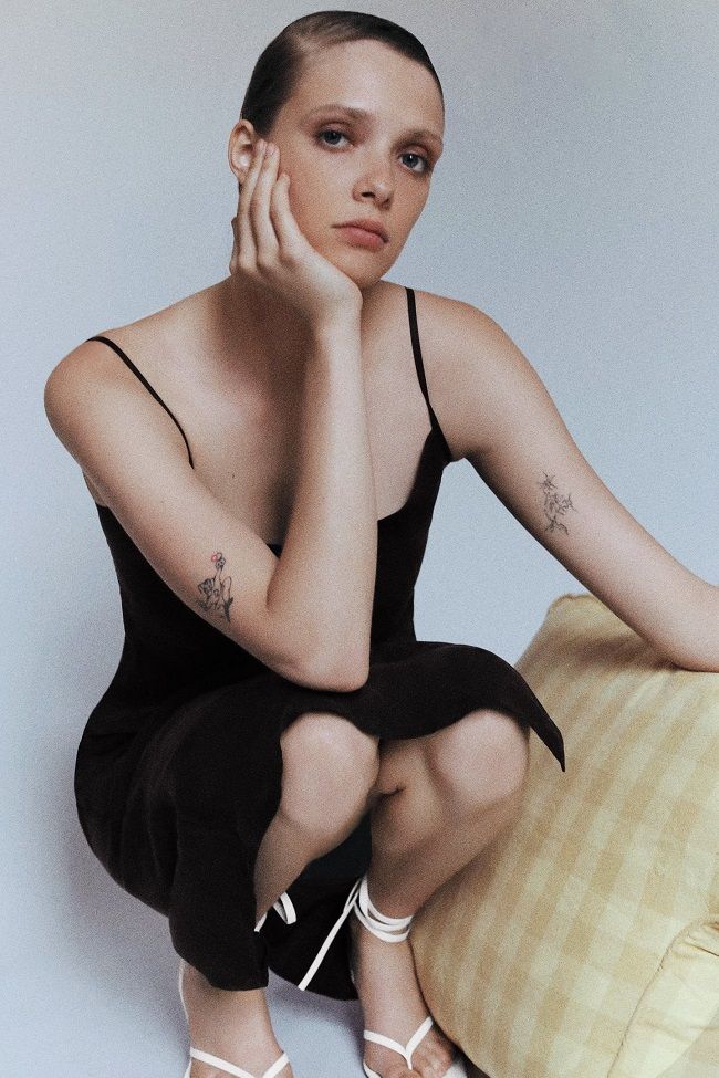 Vestido midi y lencero de Zara