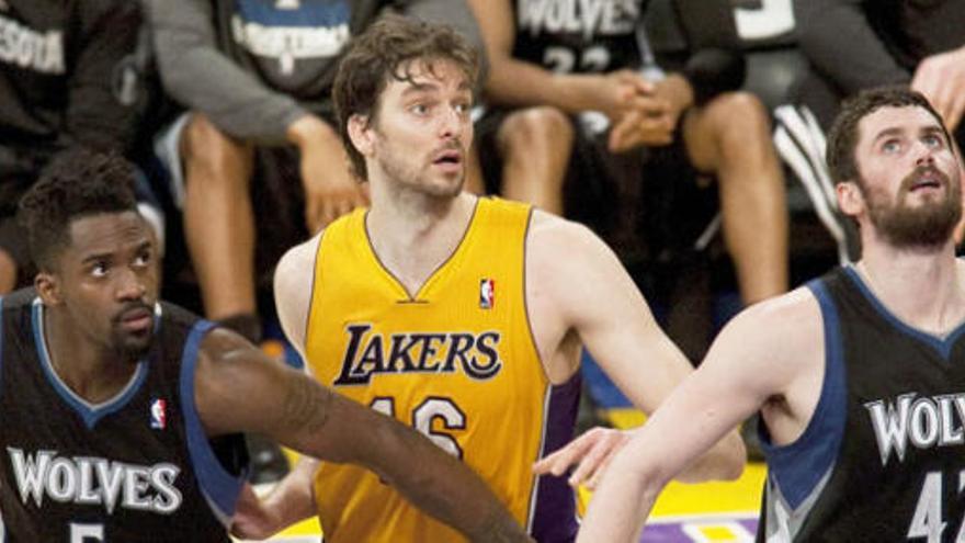 Pau Gasol durante el partido ante los Wolves.