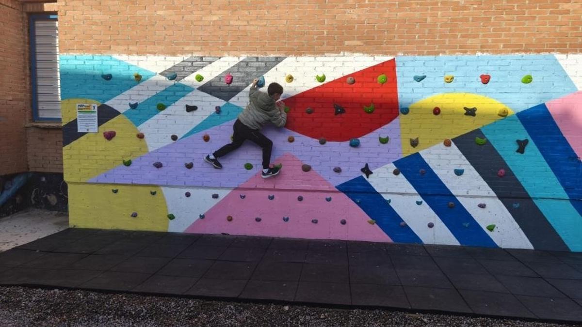 El nuevo rocodromo del IES Pirineos.