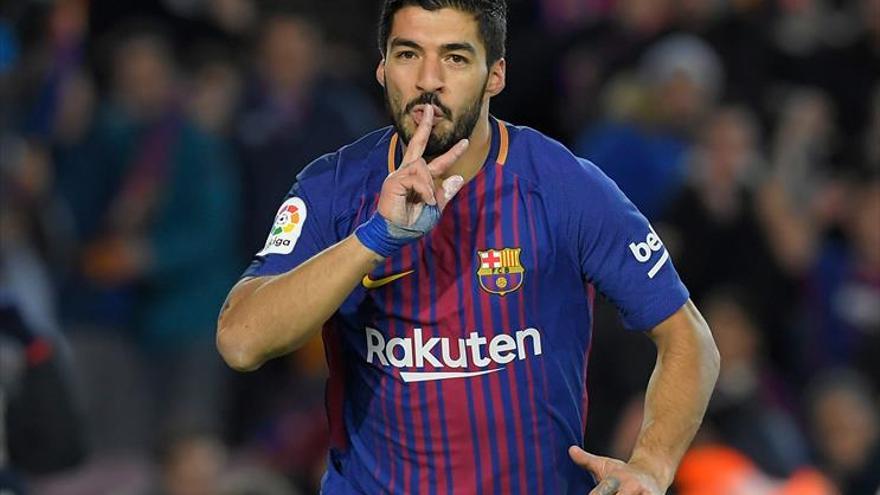 Un gol de Luis Suárez da ventaja al Barça para jugar en Valencia