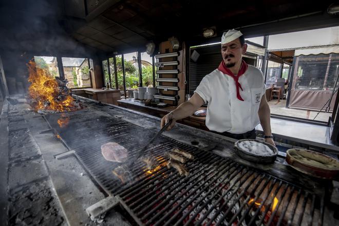 Medio siglo al 'caliu' de Cant Torrat