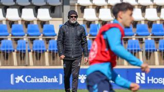 Álvaro Cervera, entrenador del CD Tenerife, también predica prudencia: "Creo que la temporada que viene será muy difícil"