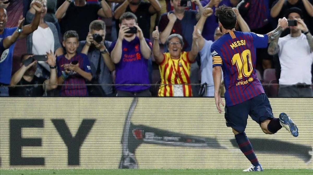 Leo Messi celebrando su tanto de falta al Alavés