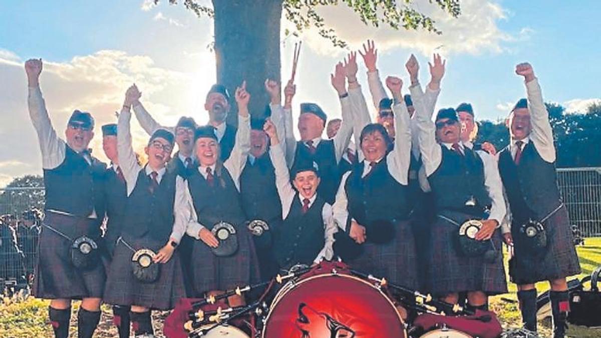 Barrhead Pipe Band.