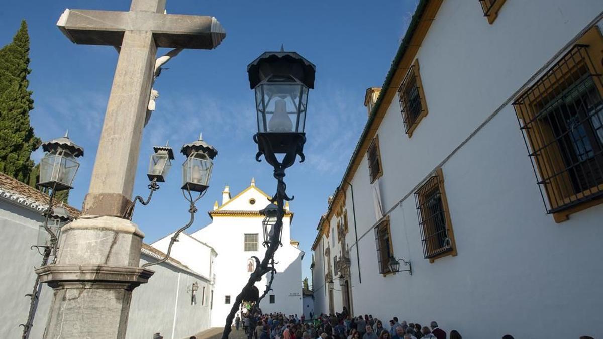 Bullicio en la Plaza de Capuchinos de Córdoba