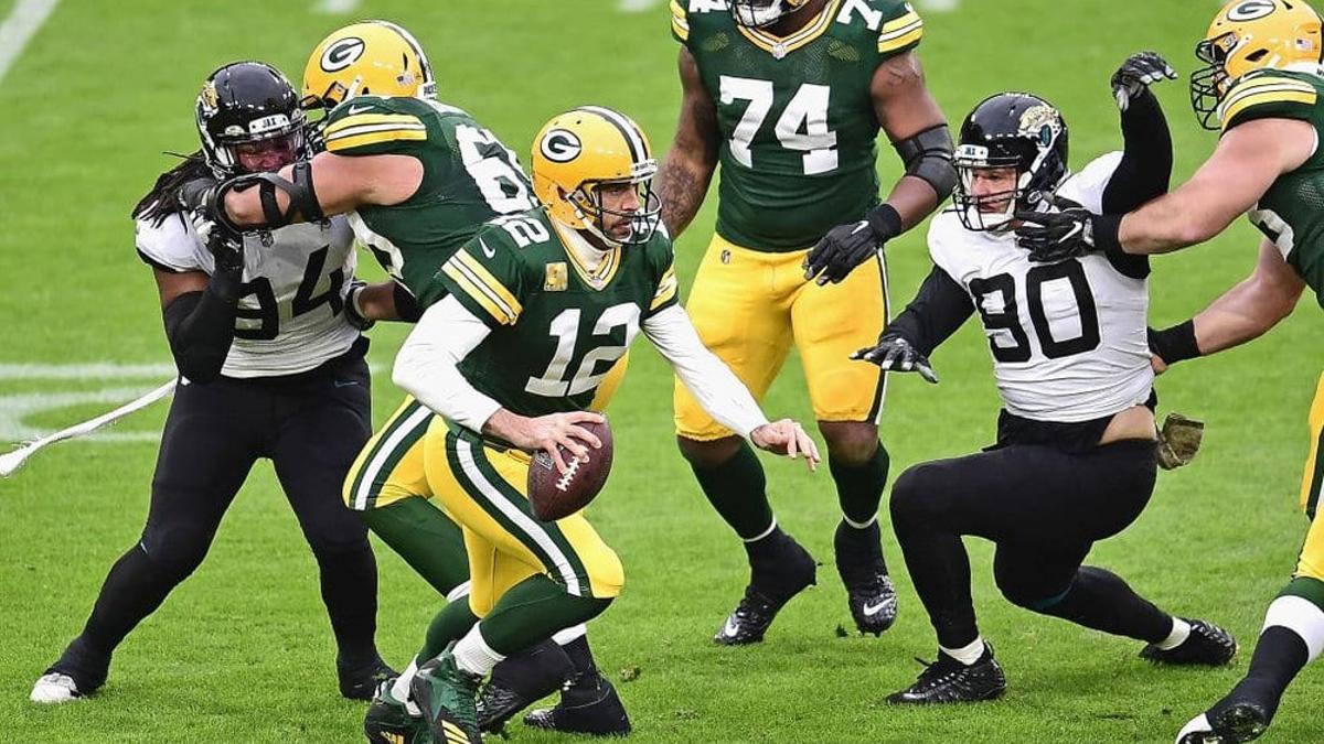 Rodgers sufrió su tercera intercepción de la temporada