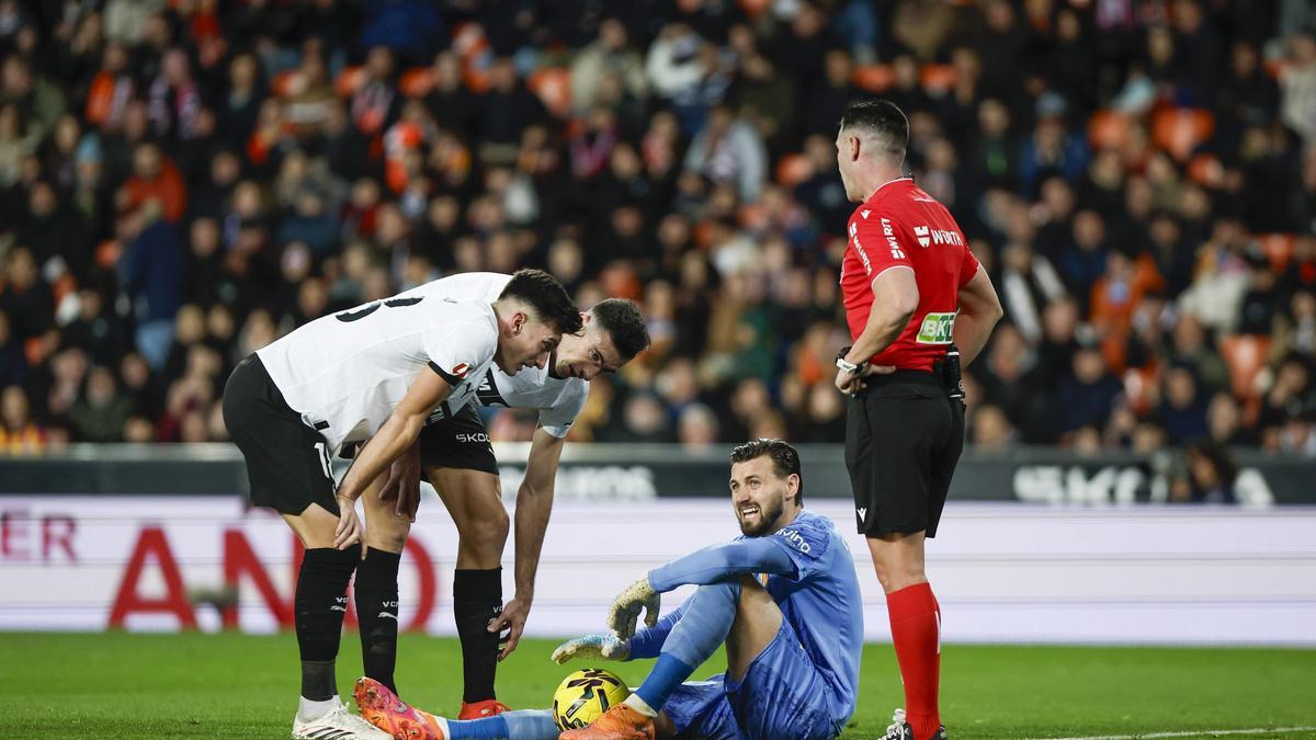 Dimitrievski con dolencias en la primera mitad