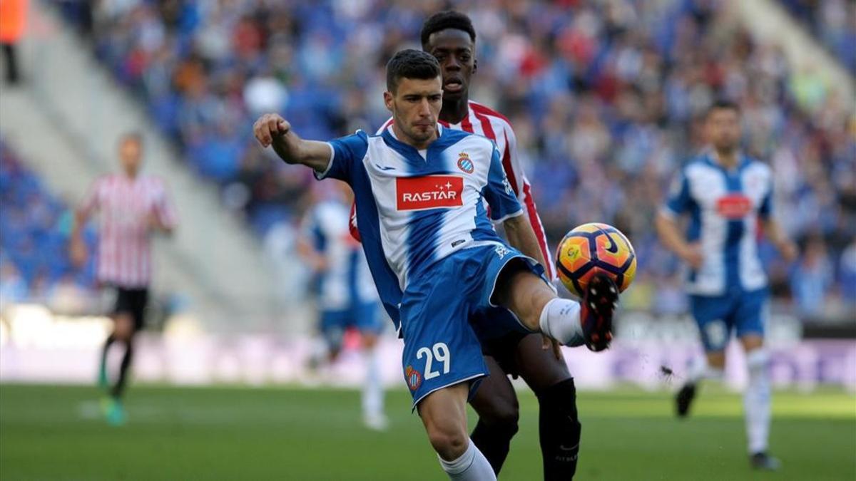 Aarón seguirá en el Espanyol, el asegura que el Barcelona no ha presentado oferta