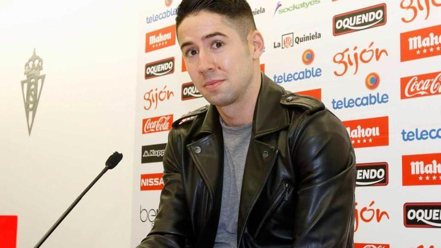 Hugo Fraile, durante la rueda de prensa de su despedida, en El Molinón.