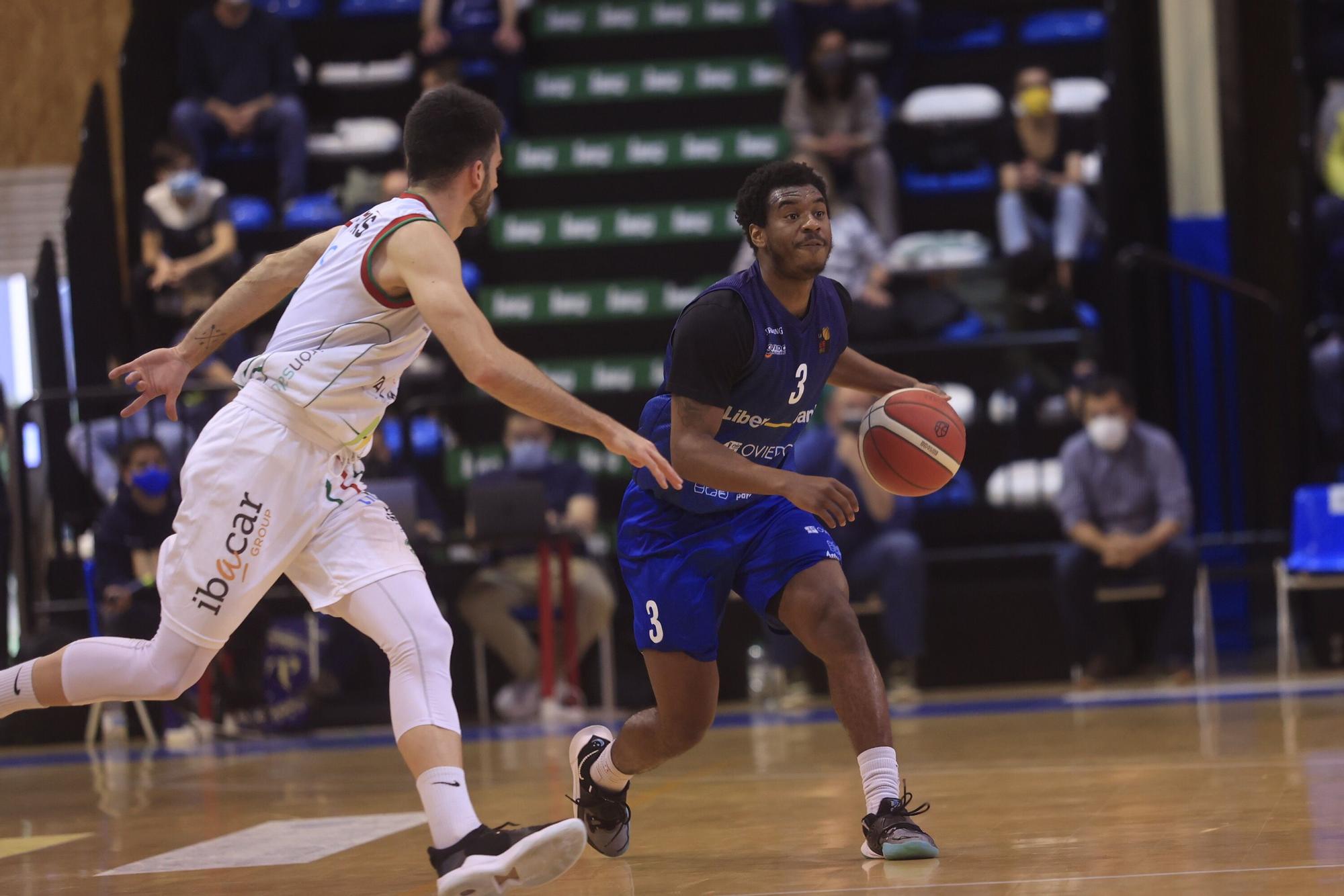 Un Liberbank Oviedo Baloncesto arrollador pasa por encima del Palmer Palma (105-67)