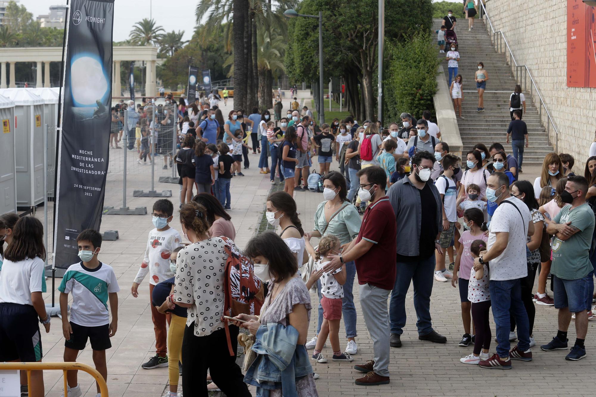 La ‘Nit Mediterrània de les Investigadores’ acerca la ciencia a los niños