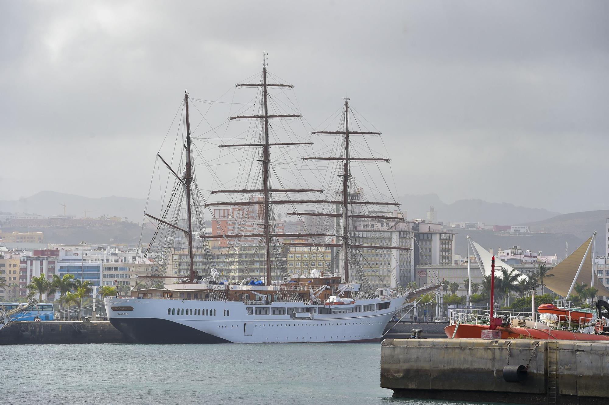 Veleros escuela Sorlandet y Gladan atracados en el puerto de Las Palmas de Gran Canaria