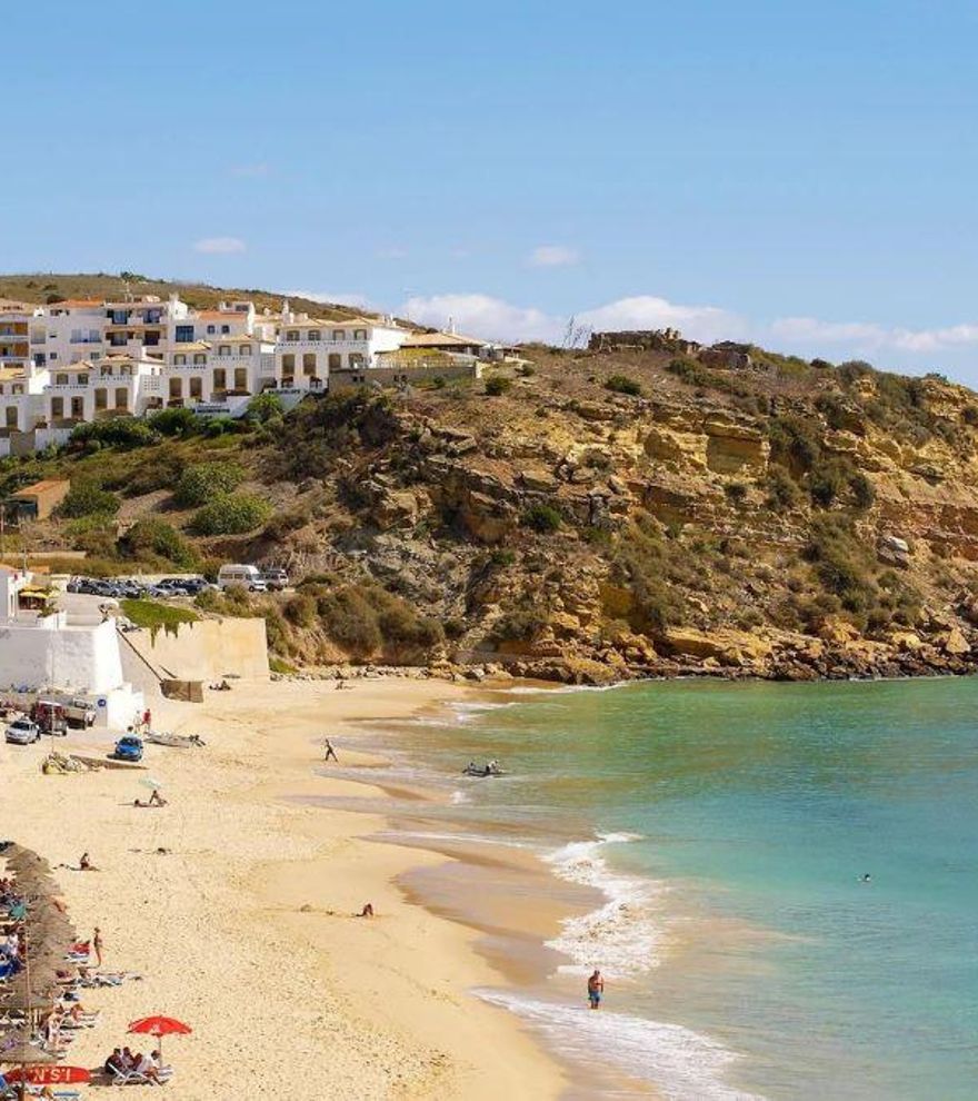 El Santorini de Portugal: 500 habitantes y muy pocos turistas